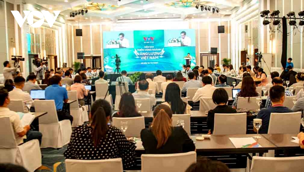 Hanoi forum seeks to develop energy industry, ensure energy security
